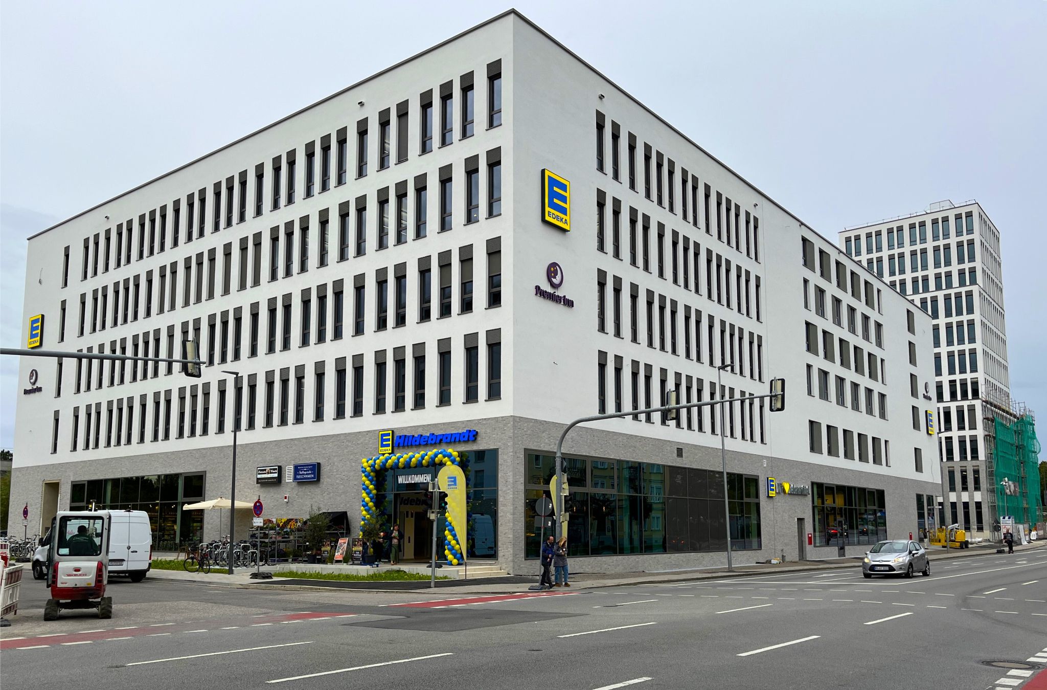 LOKHÖFE Rosenheim: Hauptzollamt und EDEKA ziehen in das neue Stadtquartier